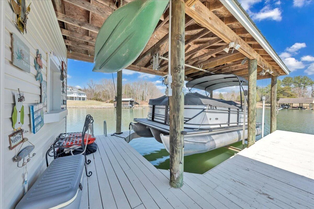 308 HILLTOP DR - Photo 16