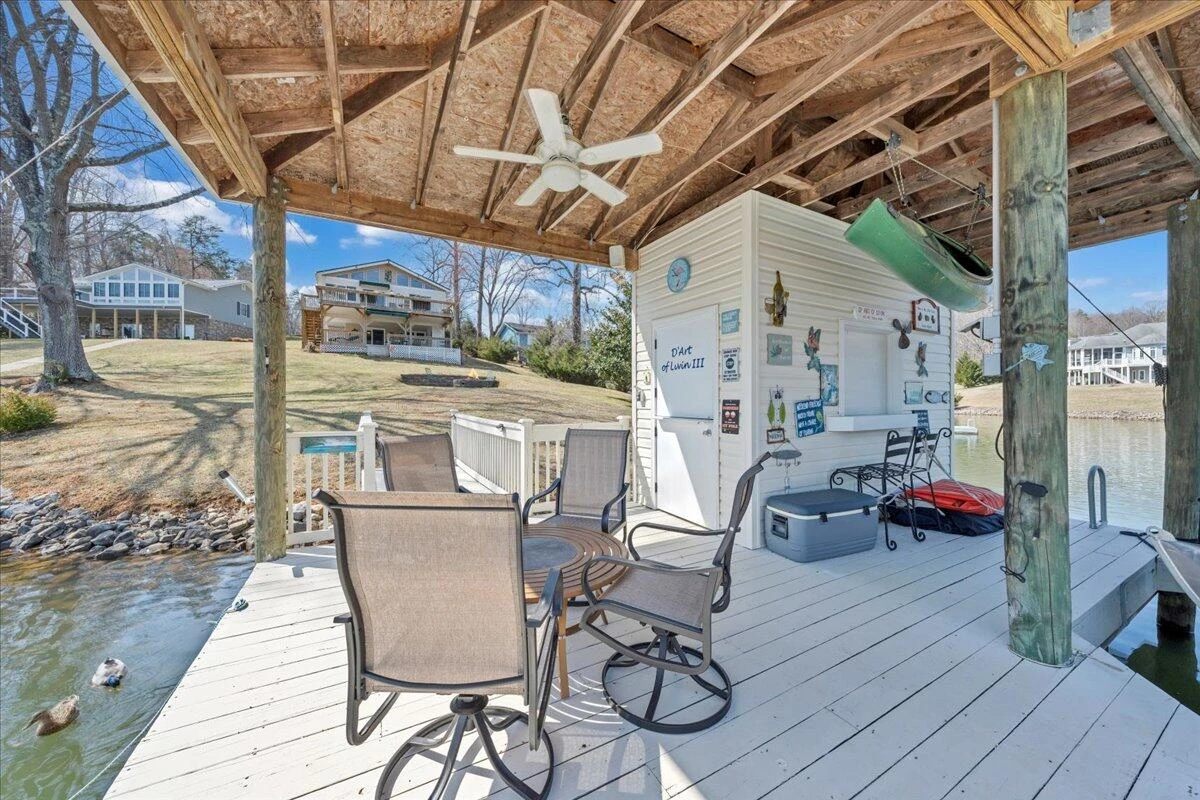 308 HILLTOP DR - Photo 17