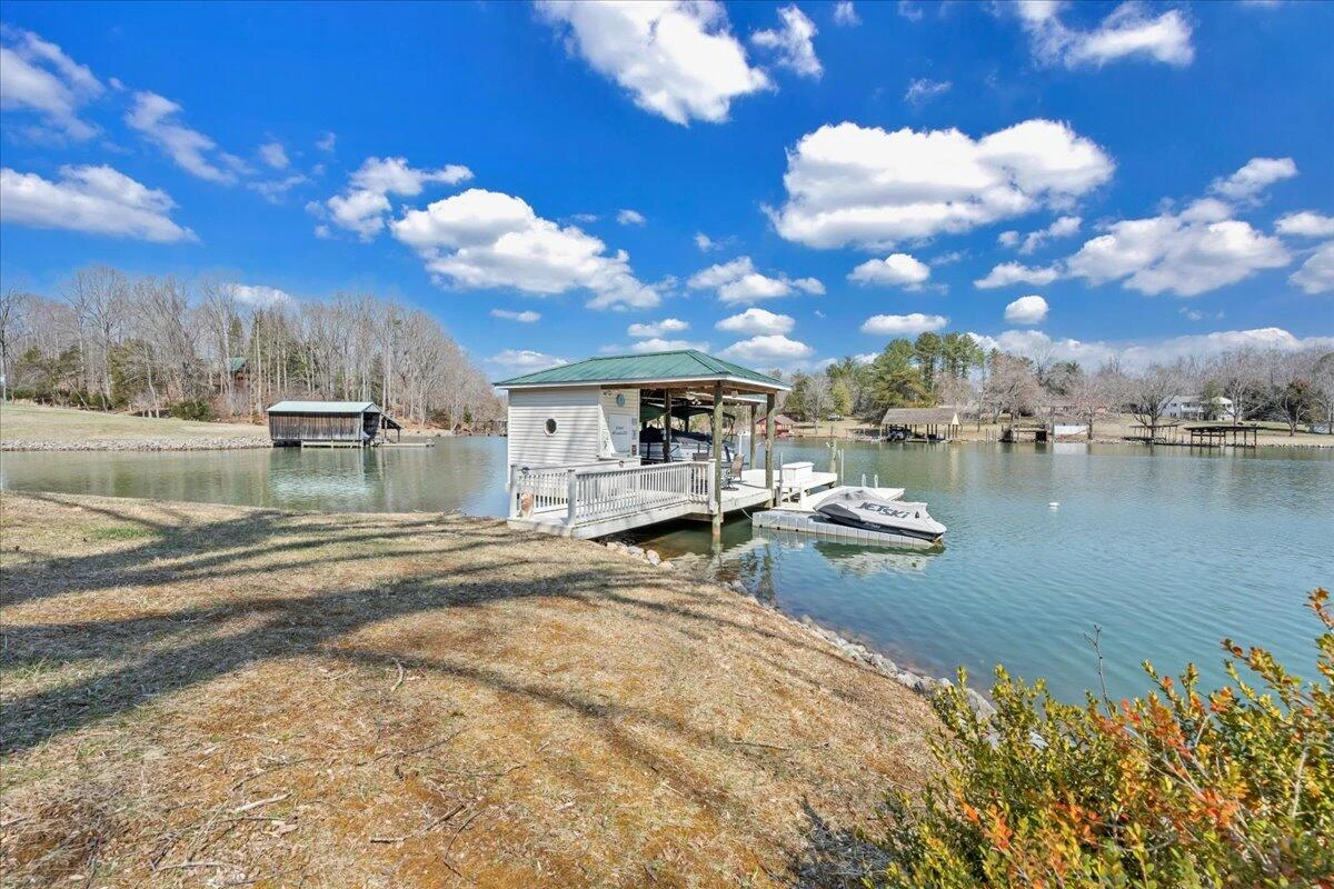 308 HILLTOP DR - Photo 19