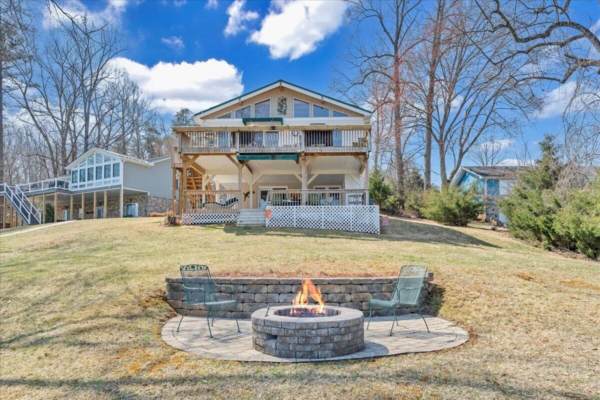 308 HILLTOP DR - Photo 2