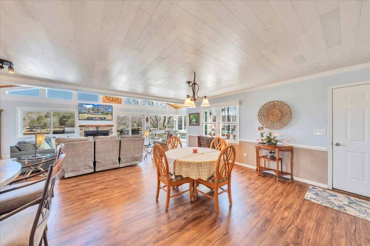 308 HILLTOP DR - Photo 21