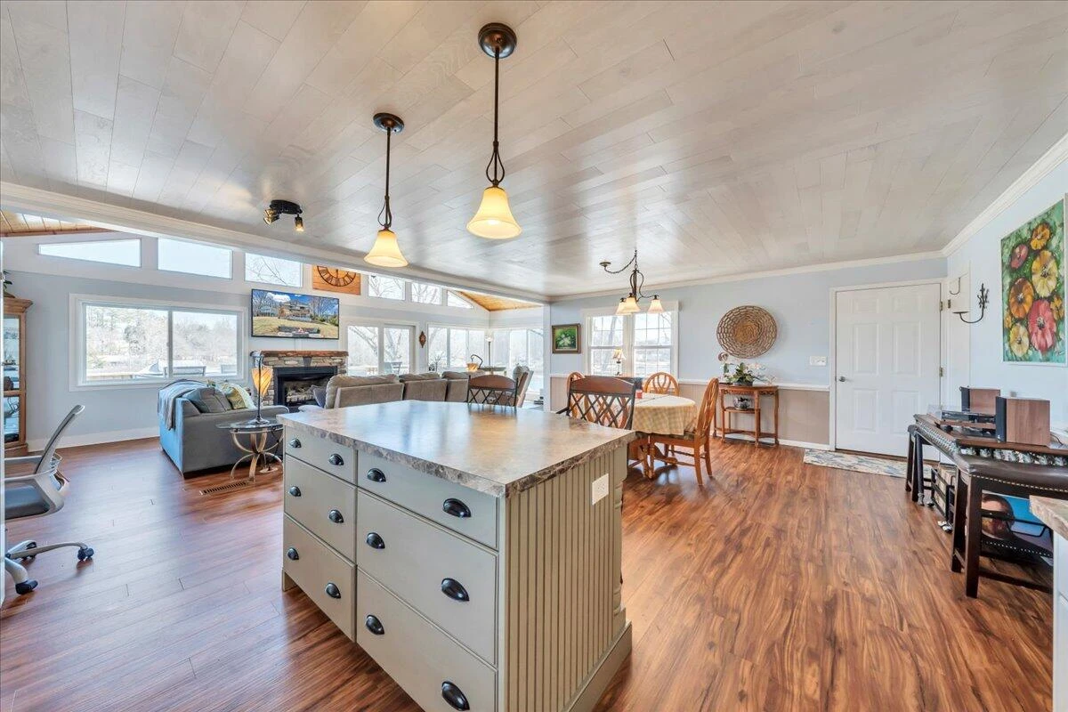 308 HILLTOP DR - Photo 23