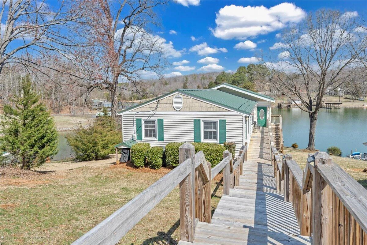 308 HILLTOP DR - Photo 3