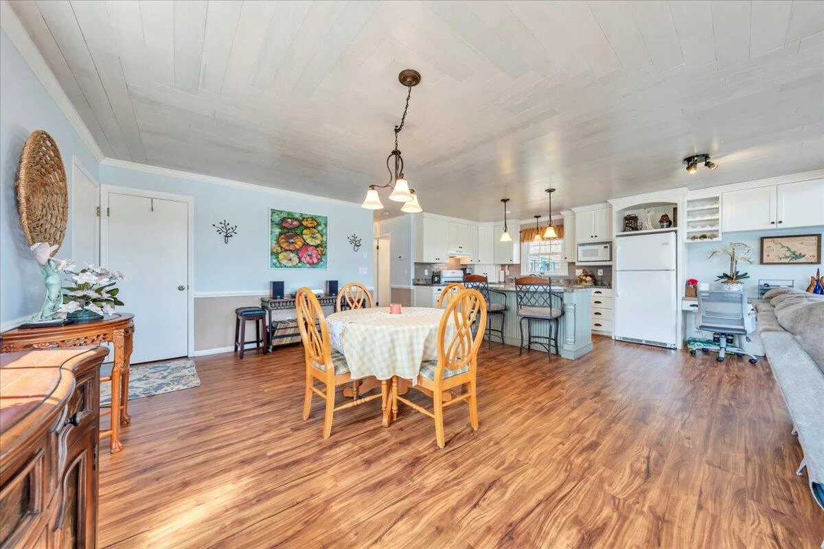 308 HILLTOP DR - Photo 32