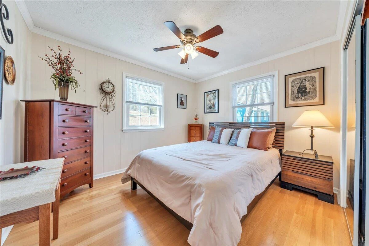 308 HILLTOP DR - Photo 36