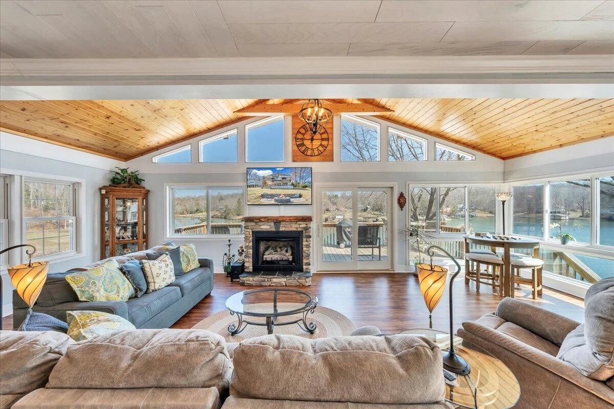 308 HILLTOP DR - Photo 6