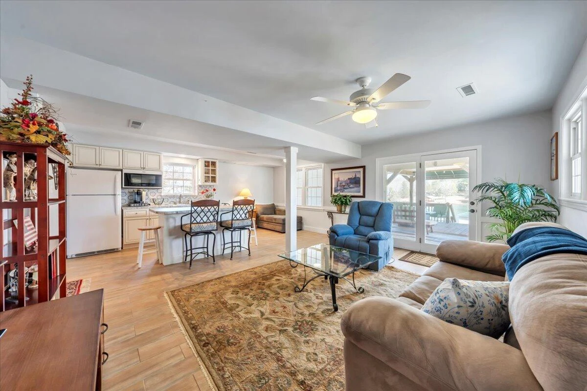 308 HILLTOP DR - Photo 9