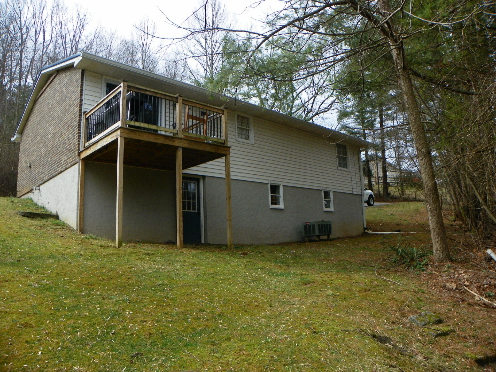 464 Pugh Mountain RD - Photo 2