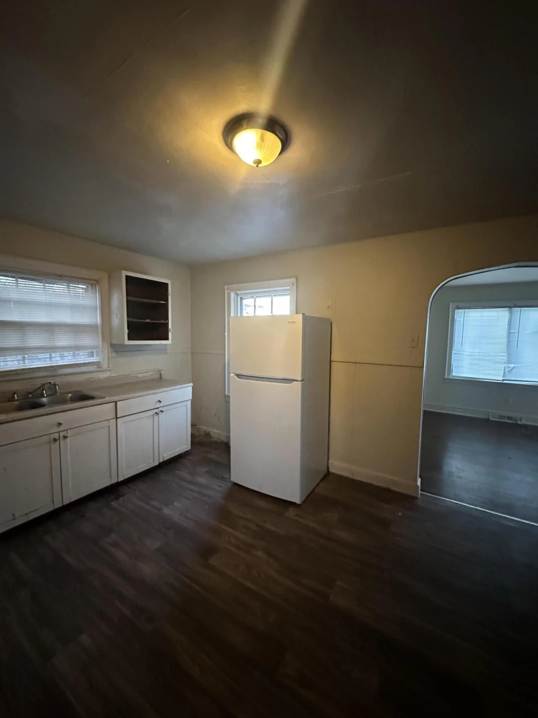 1301 Monroe ST - Photo 4