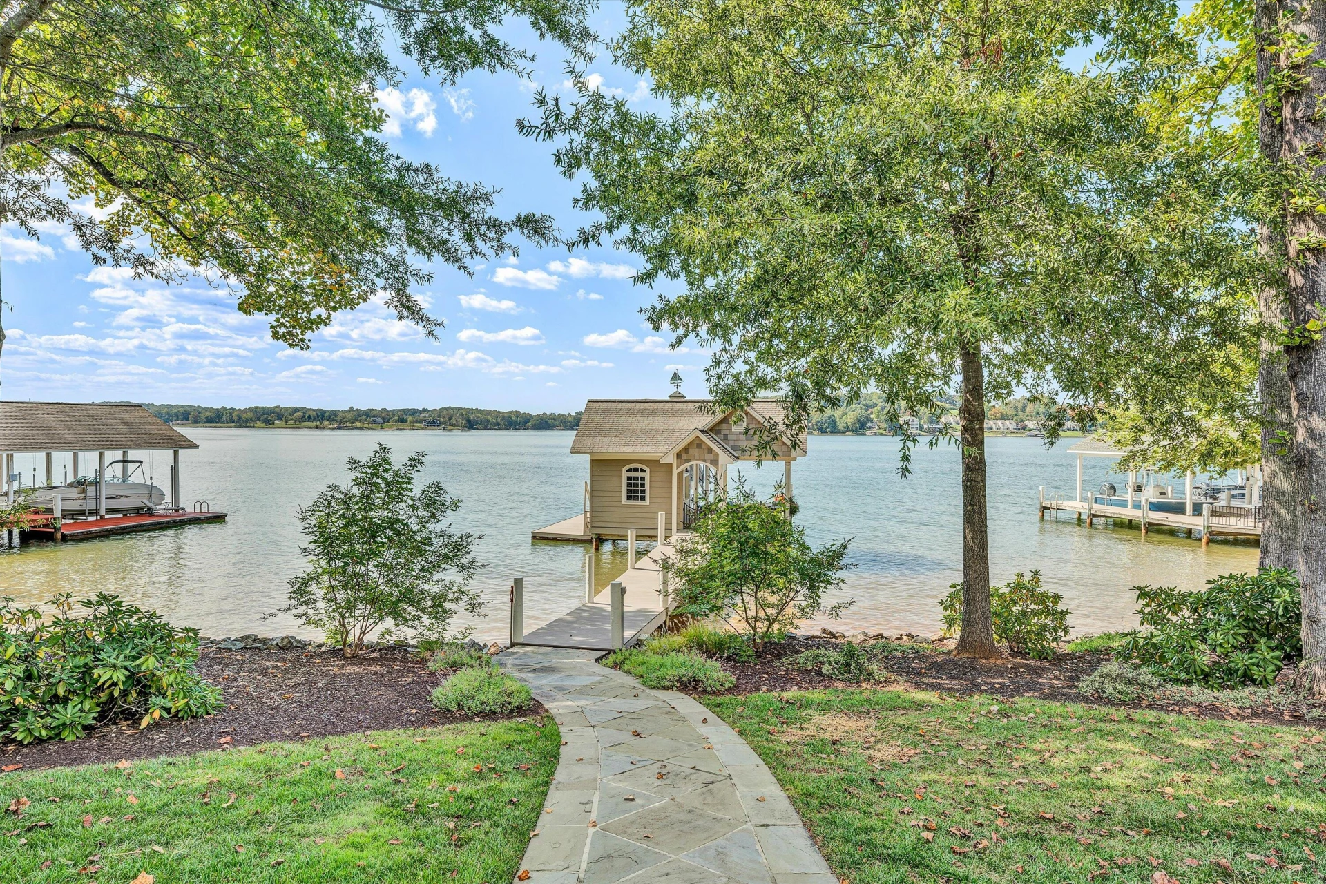 405 Island View DR - Photo 71