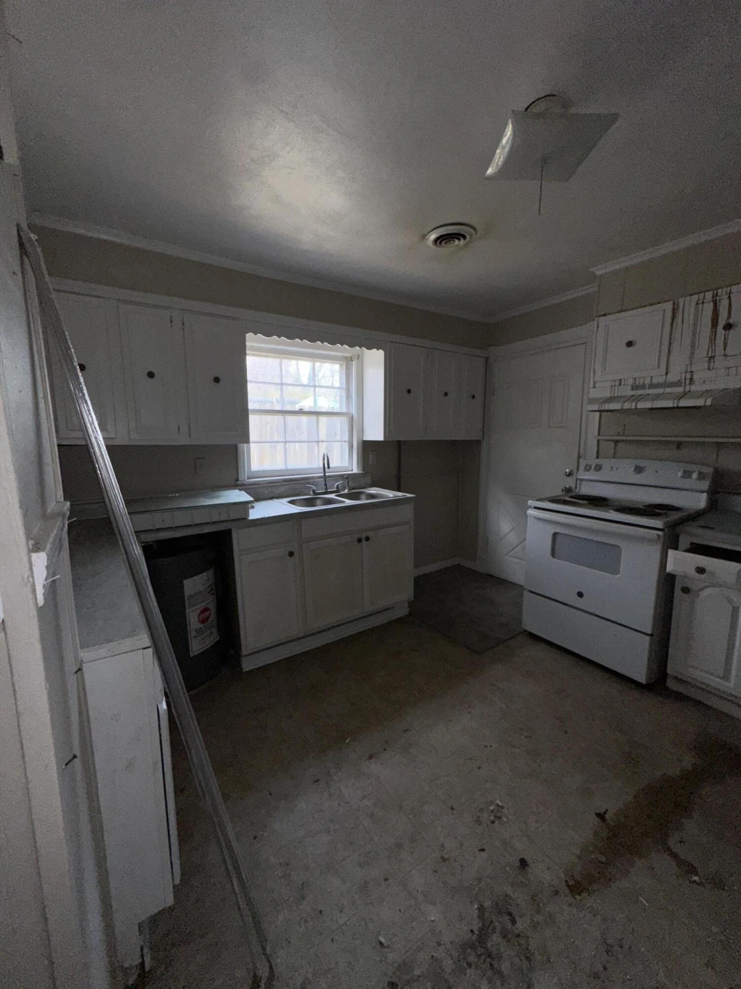 807 Patterson AVE - Photo 17