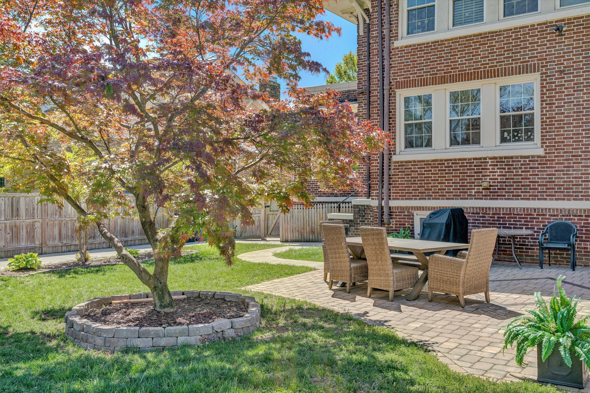 2029 Maiden LN - Photo 30
