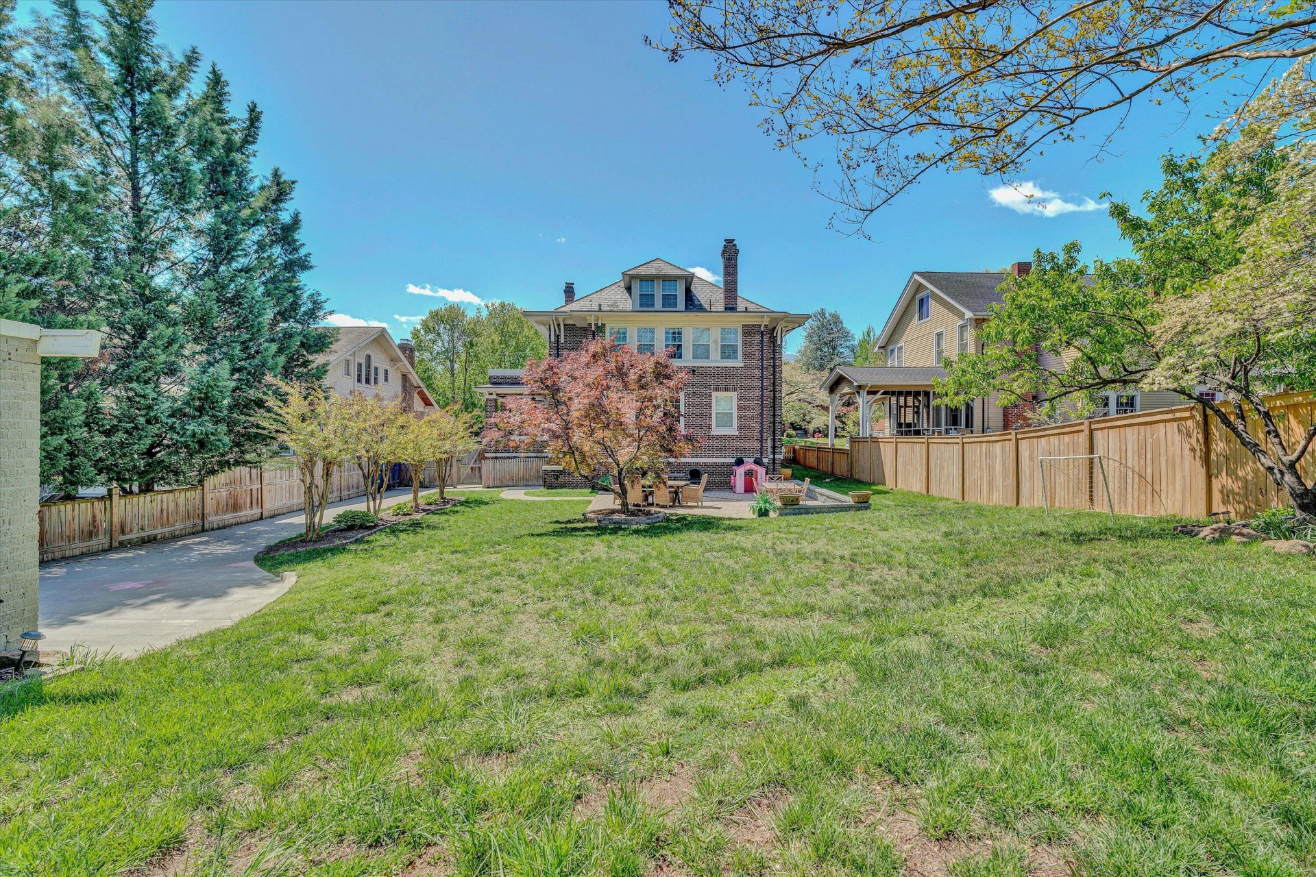 2029 Maiden LN - Photo 33