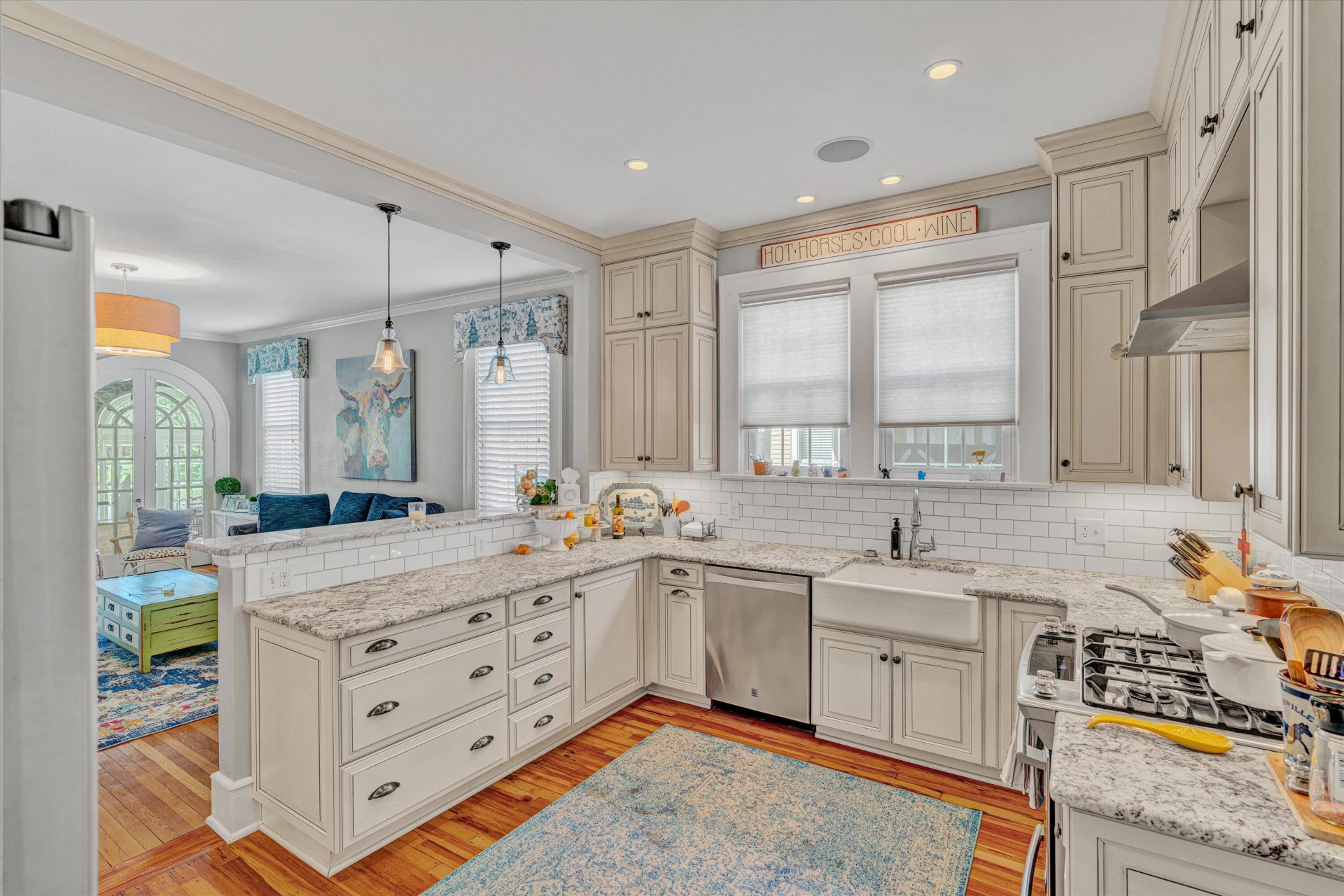 2029 Maiden LN - Photo 6