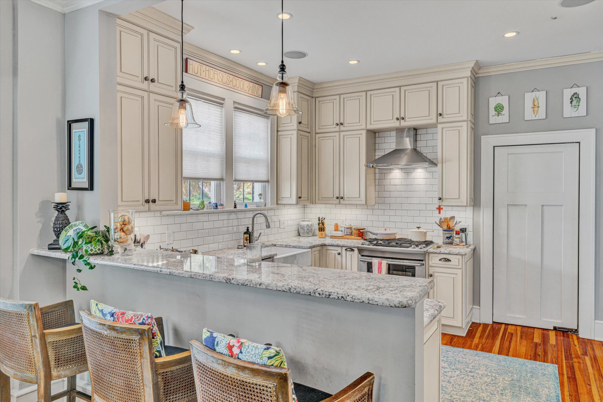 2029 Maiden LN - Photo 7