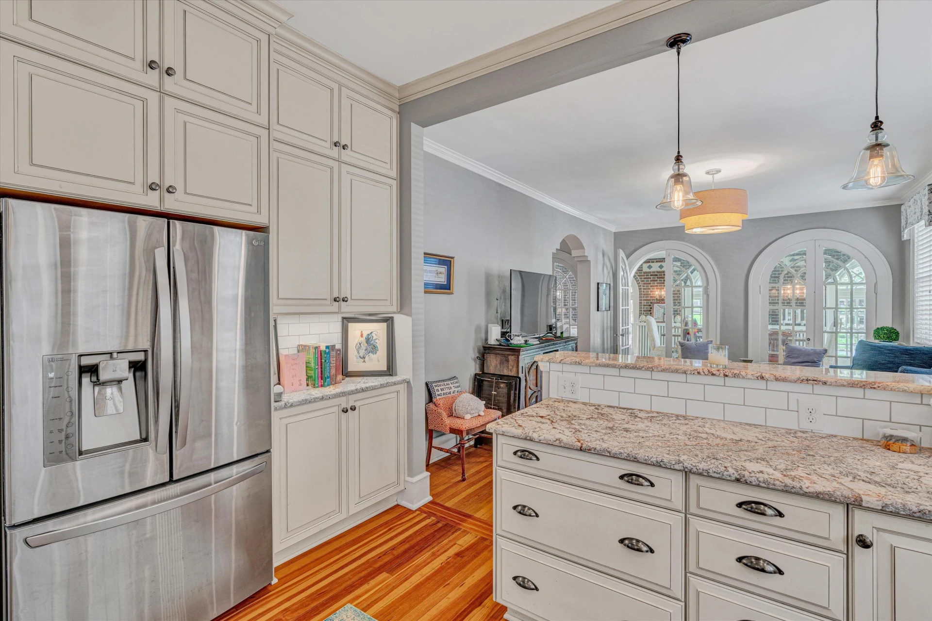 2029 Maiden LN - Photo 8