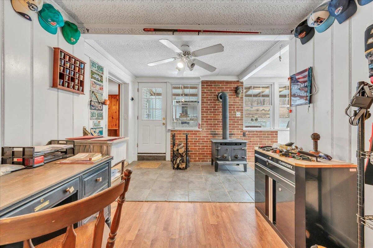 4439 YELLOW MOUNTAIN RD - Photo 16