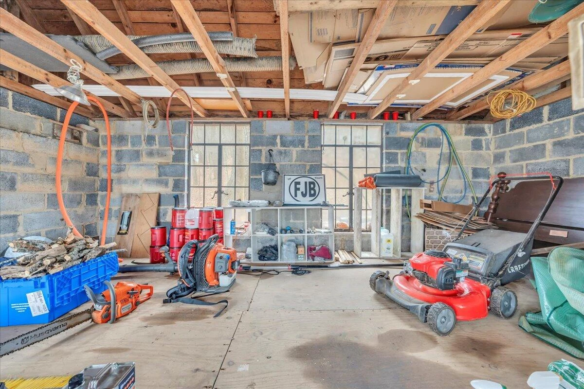 4439 YELLOW MOUNTAIN RD - Photo 25