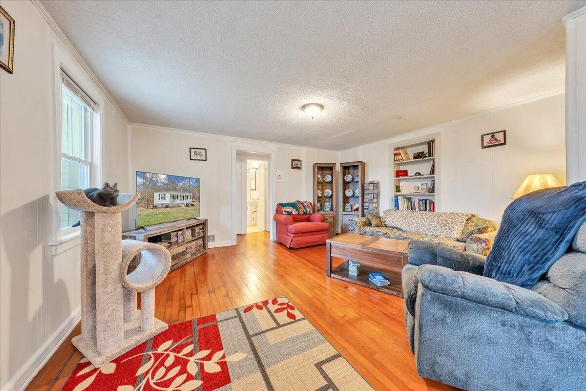 4439 YELLOW MOUNTAIN RD - Photo 5