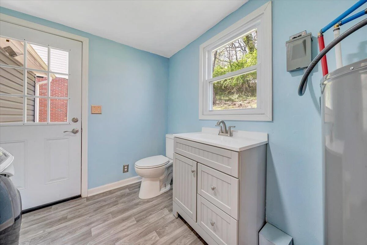 821 Kerns AVE - Photo 18