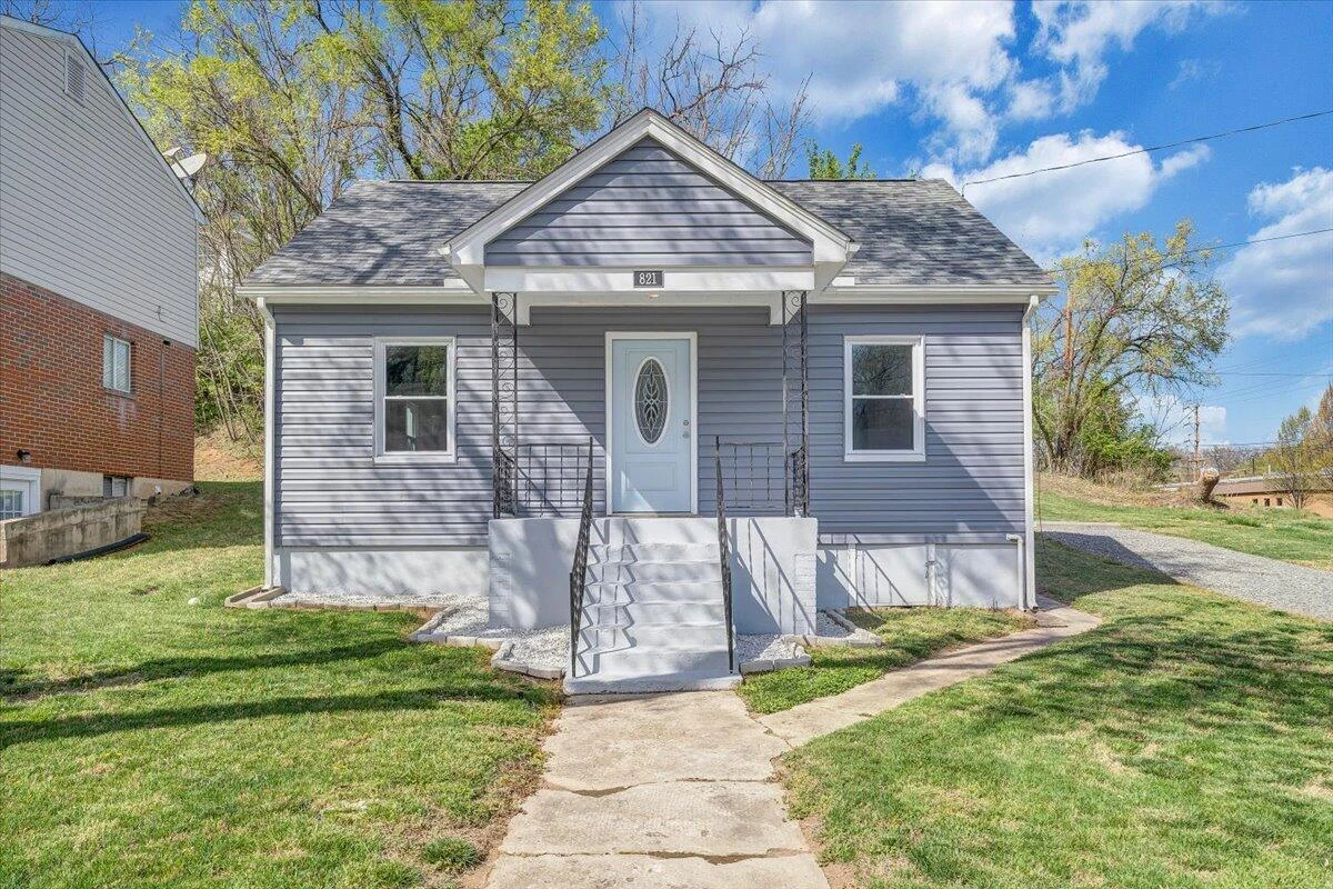 821 Kerns AVE - Photo 2