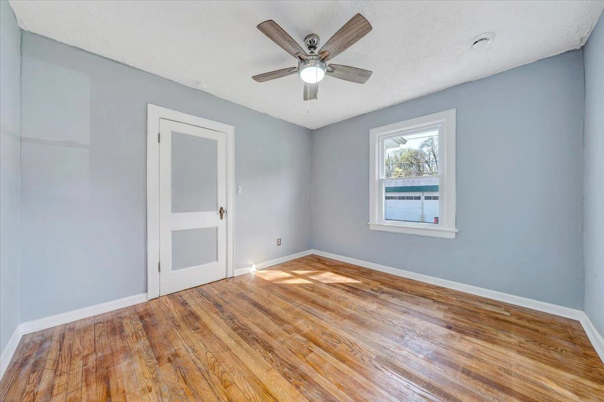 821 Kerns AVE - Photo 20