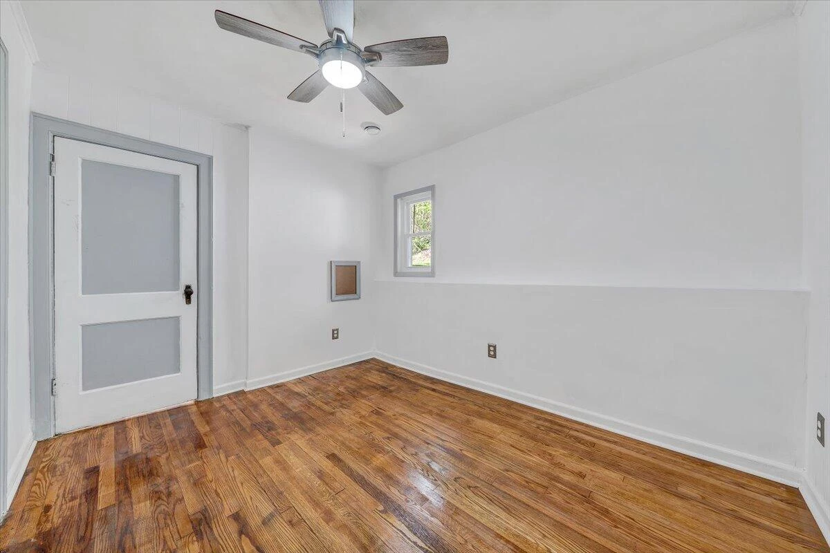 821 Kerns AVE - Photo 23