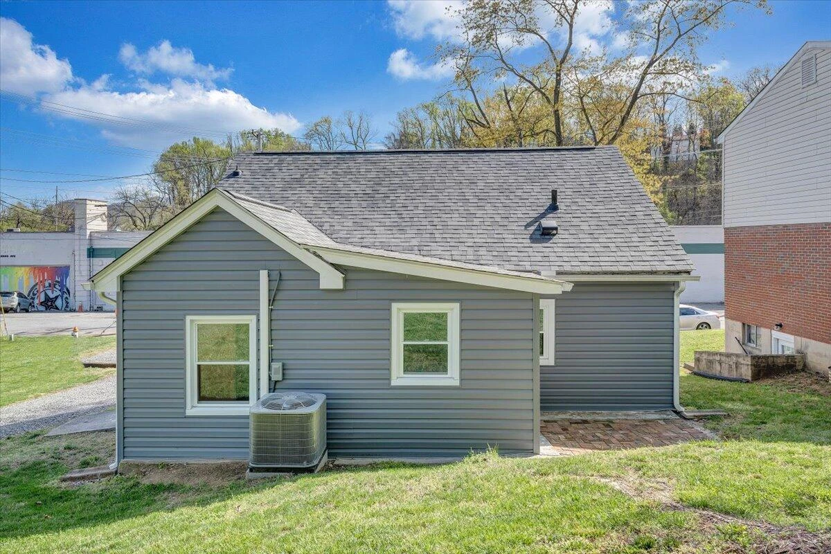 821 Kerns AVE - Photo 25