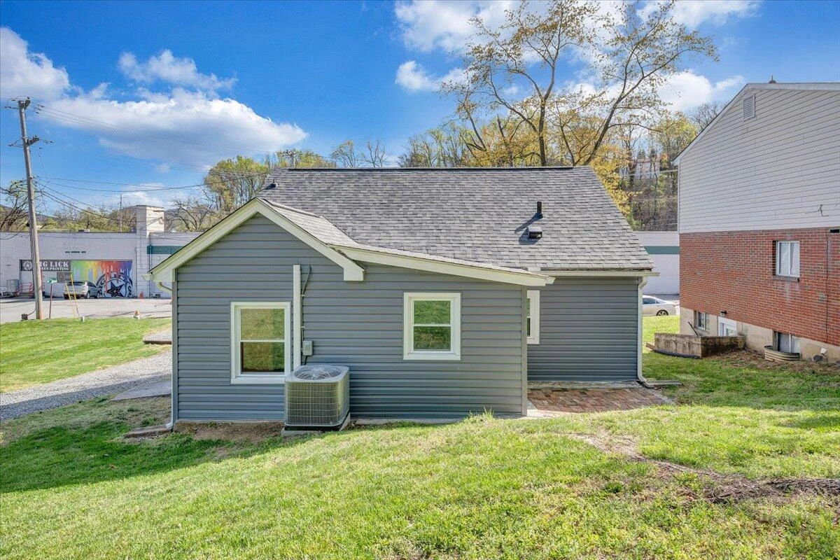 821 Kerns AVE - Photo 26