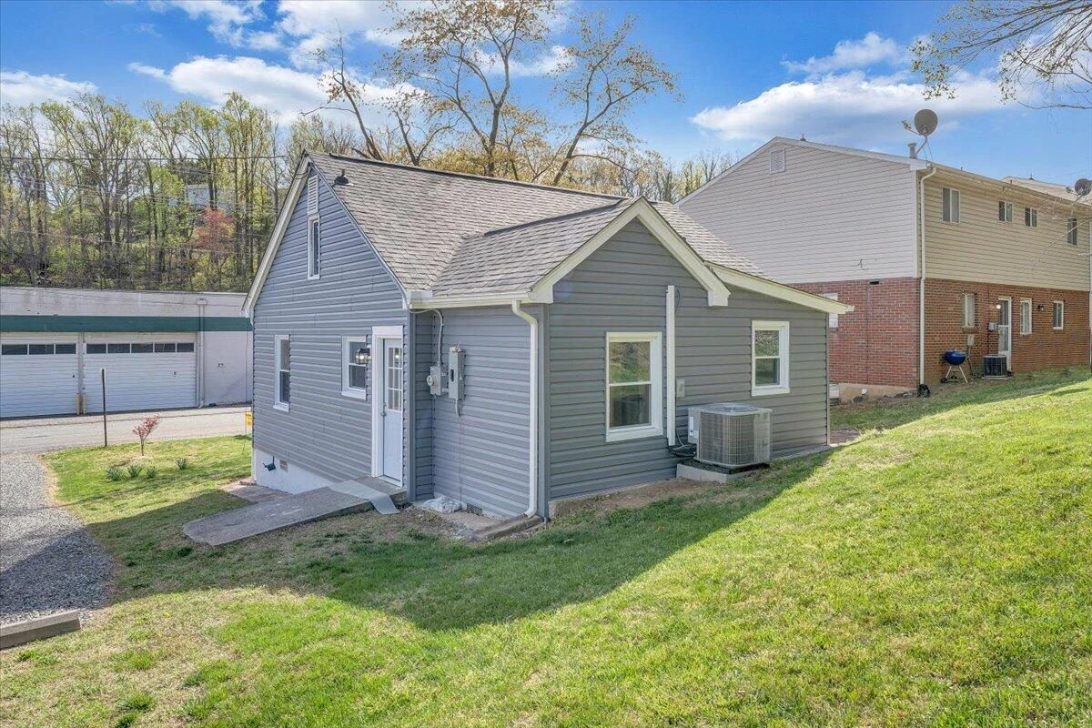 821 Kerns AVE - Photo 27