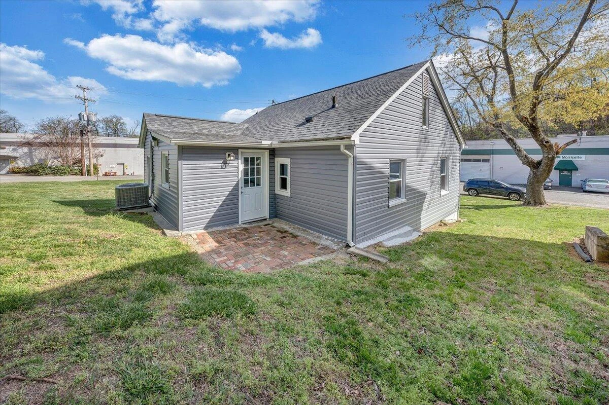 821 Kerns AVE - Photo 29