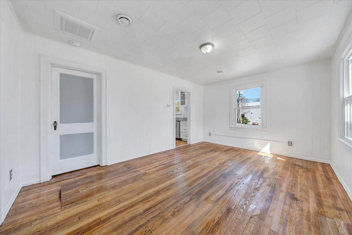 821 Kerns AVE - Photo 5