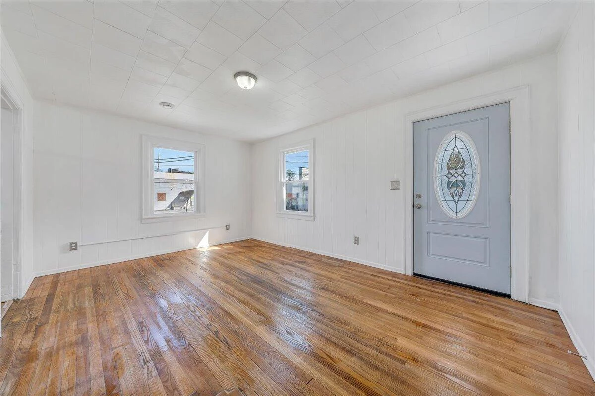 821 Kerns AVE - Photo 6