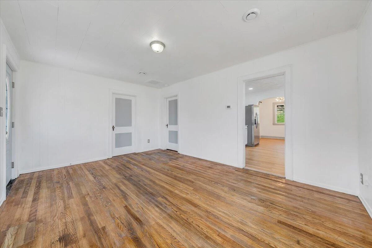 821 Kerns AVE - Photo 7