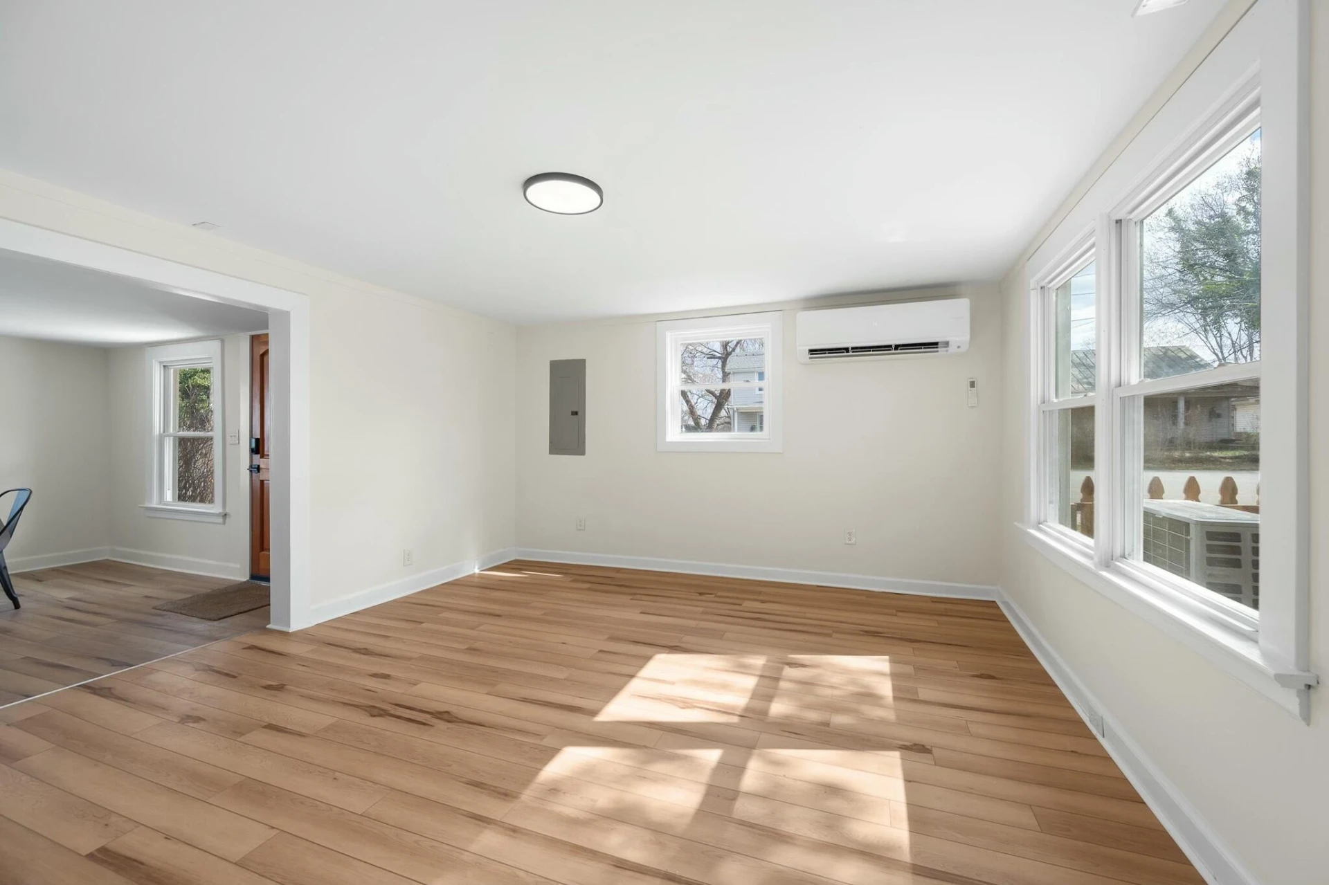 905 Judd ST - Photo 17