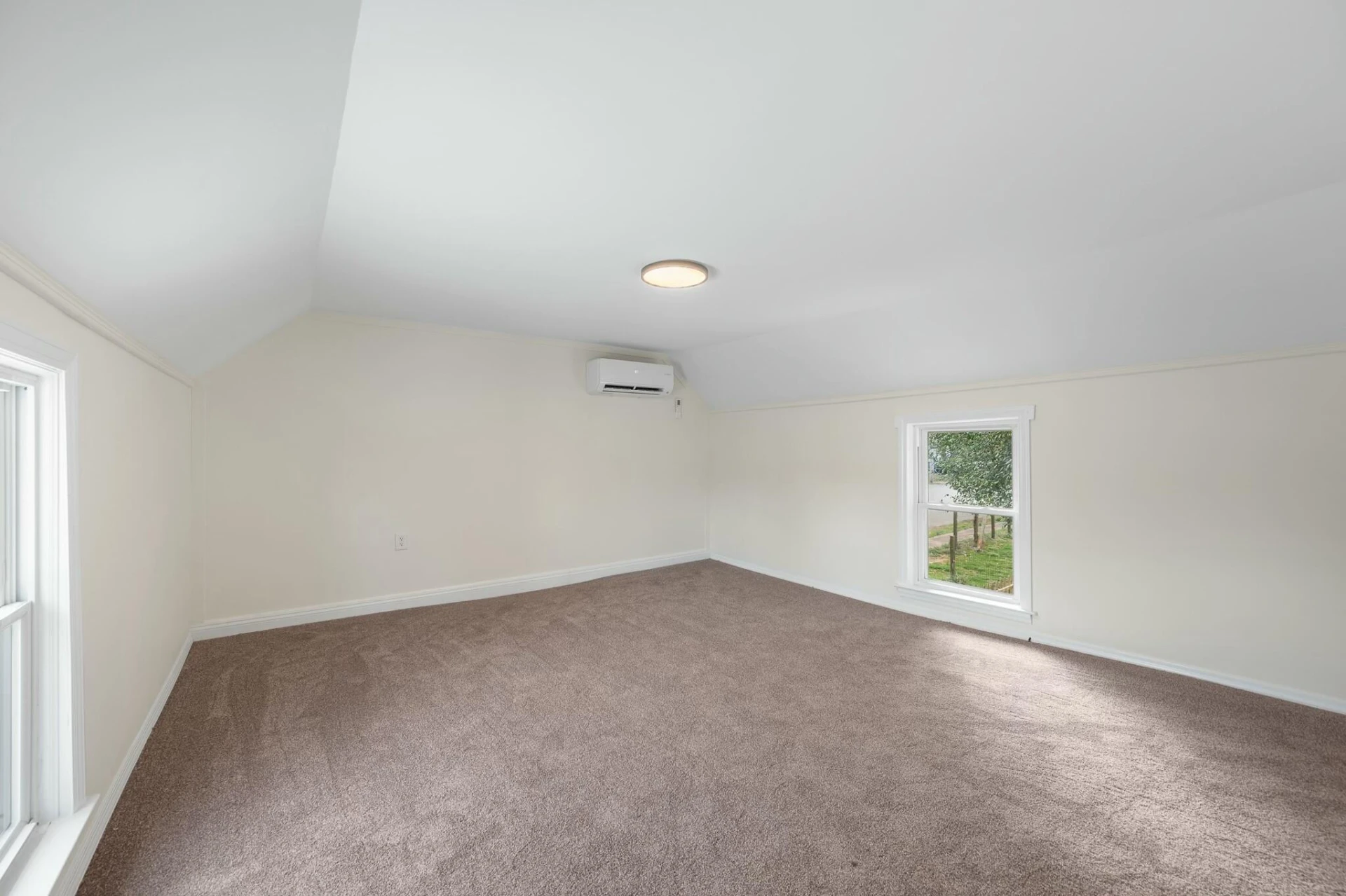 905 Judd ST - Photo 28