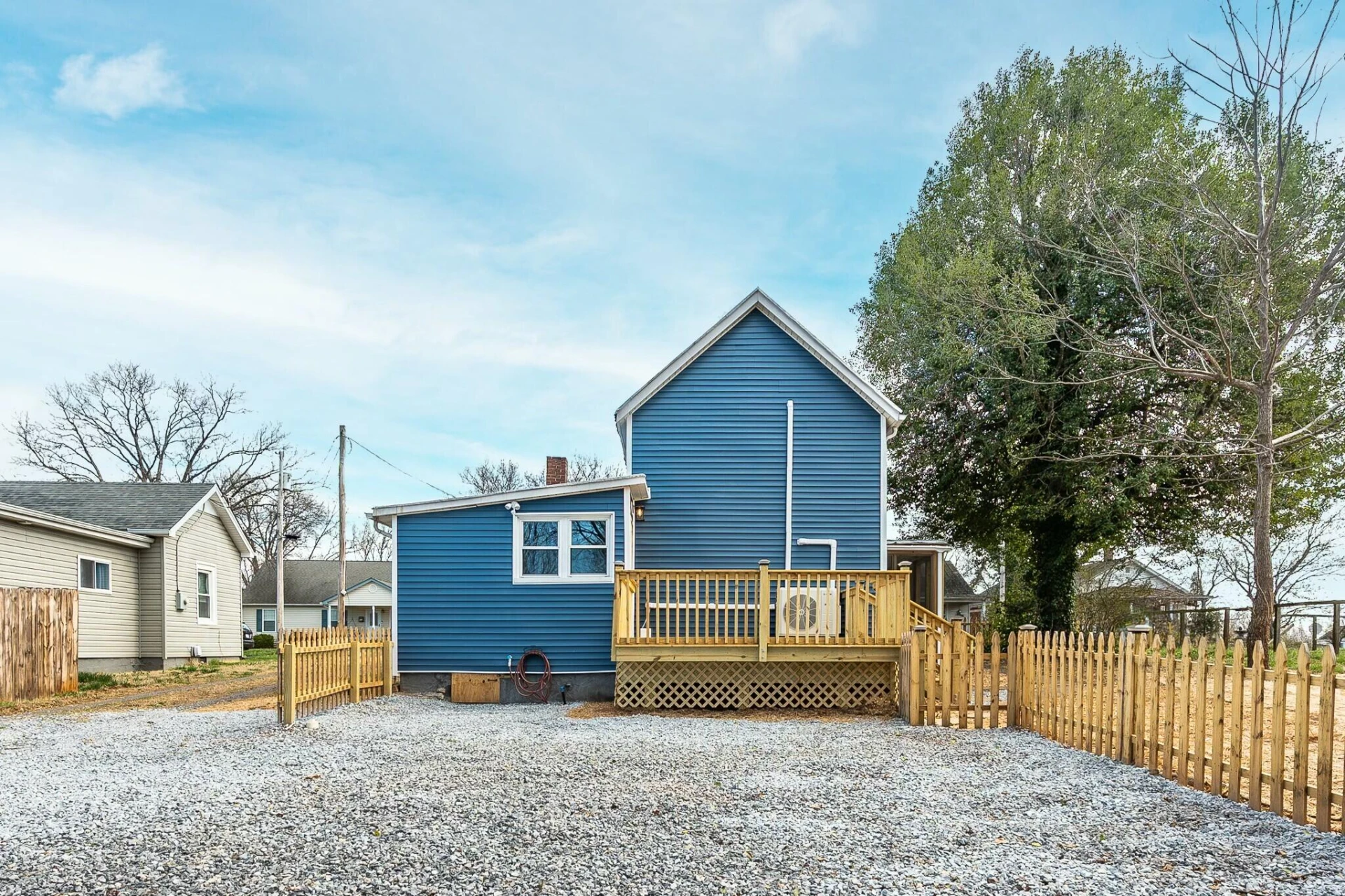 905 Judd ST - Photo 39