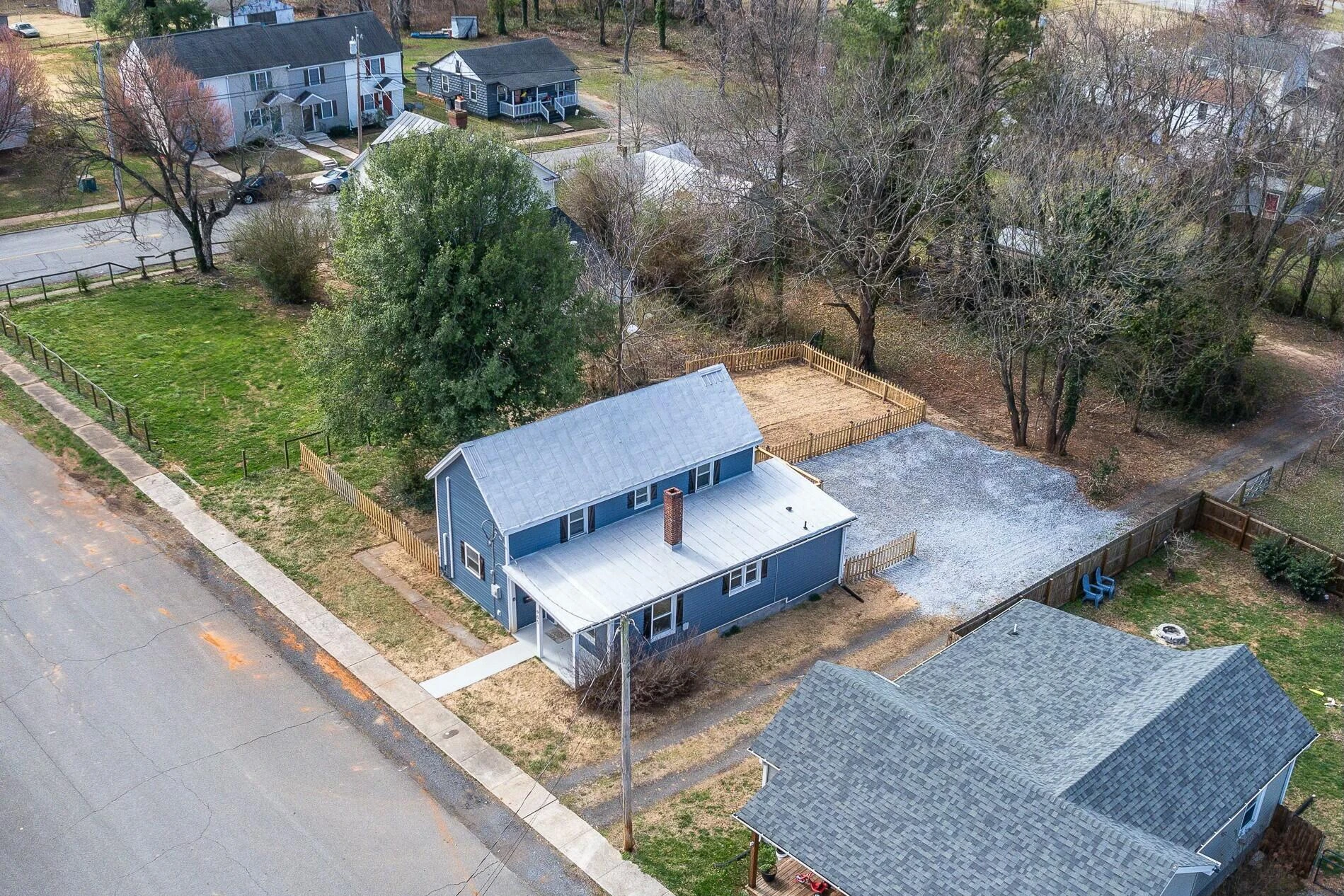 905 Judd ST - Photo 4