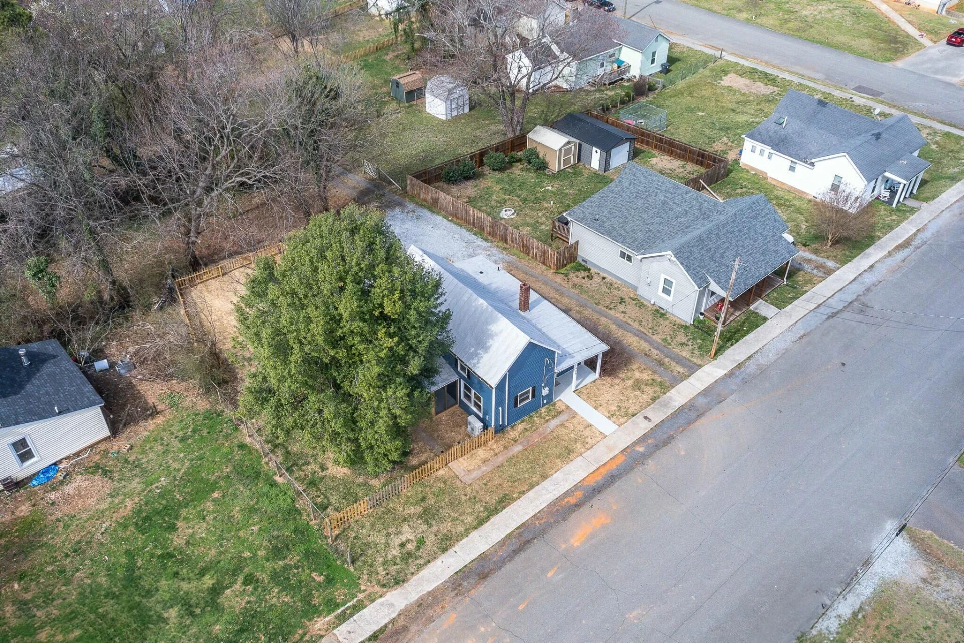905 Judd ST - Photo 5