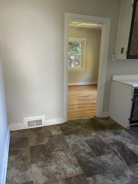 3521 Valley View AVE - Photo 14