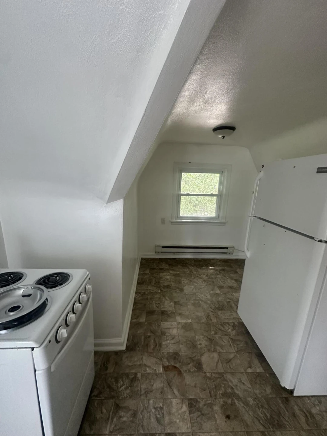 3521 Valley View AVE - Photo 6