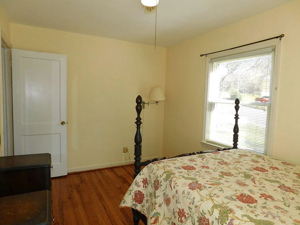 1831 Fareham RD - Photo 12