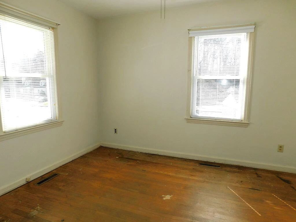 1831 Fareham RD - Photo 14
