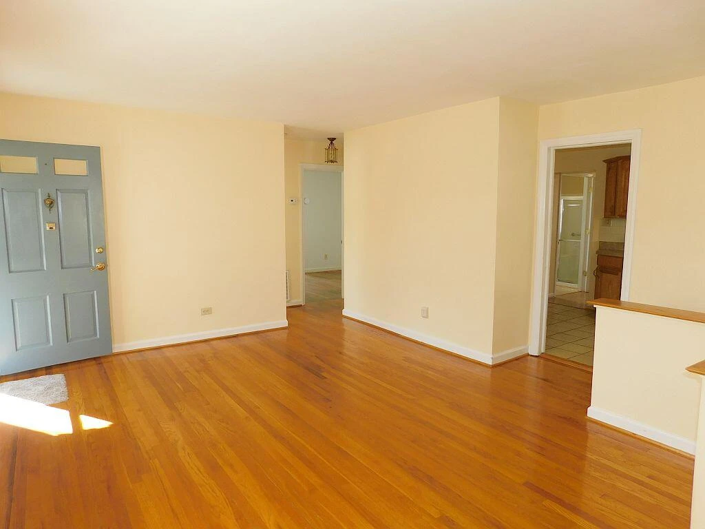 1831 Fareham RD - Photo 2