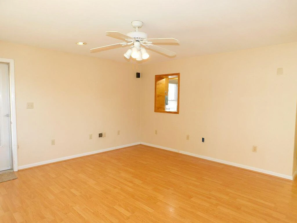 1831 Fareham RD - Photo 21