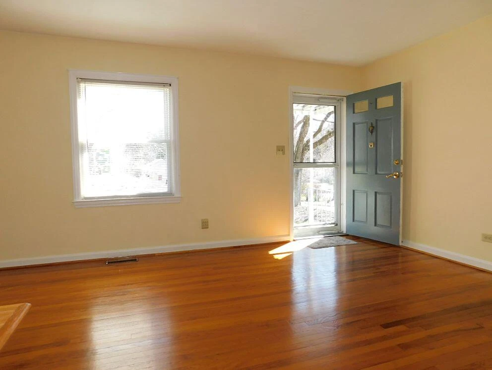 1831 Fareham RD - Photo 4