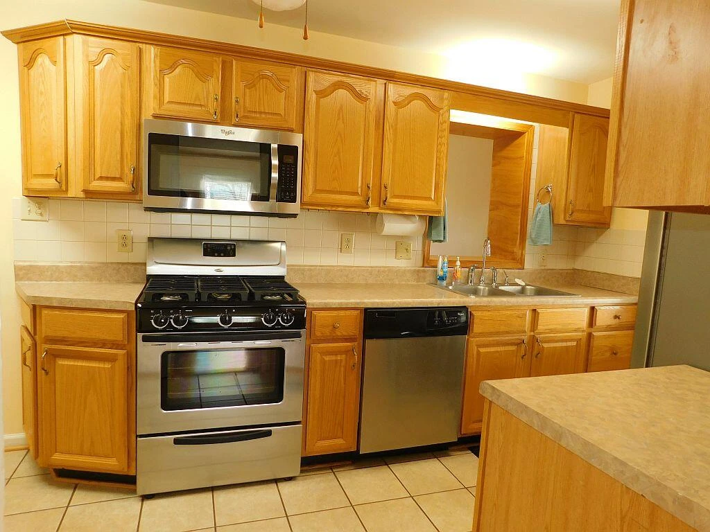 1831 Fareham RD - Photo 5