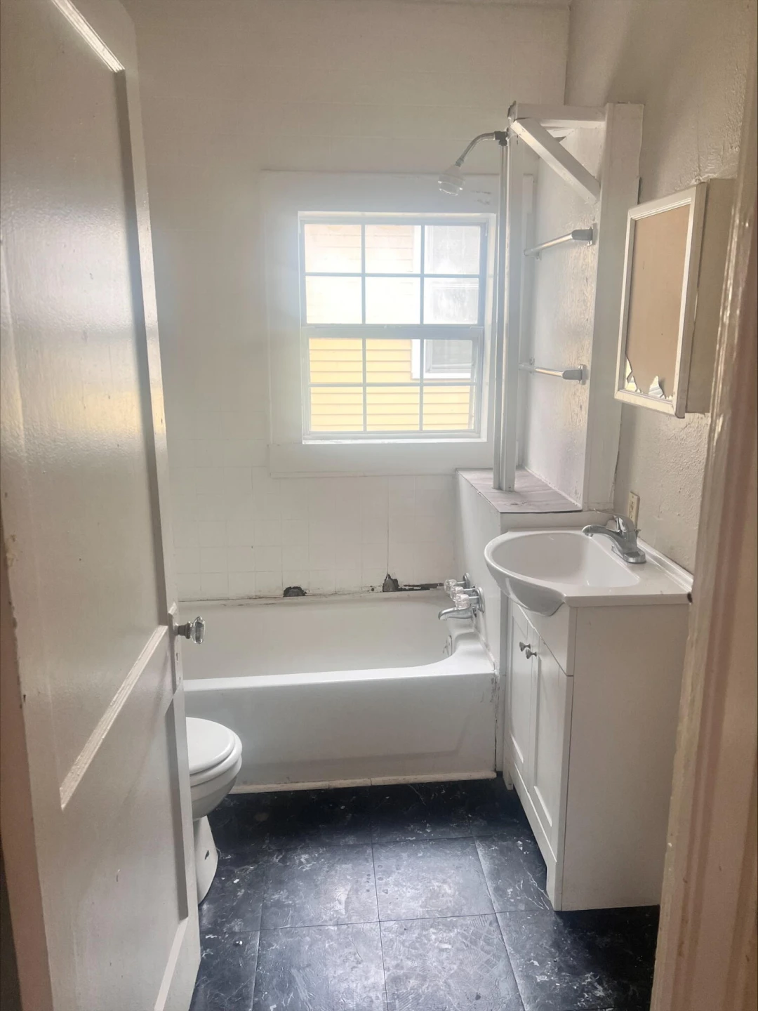 1315 Essex AVE - Photo 4