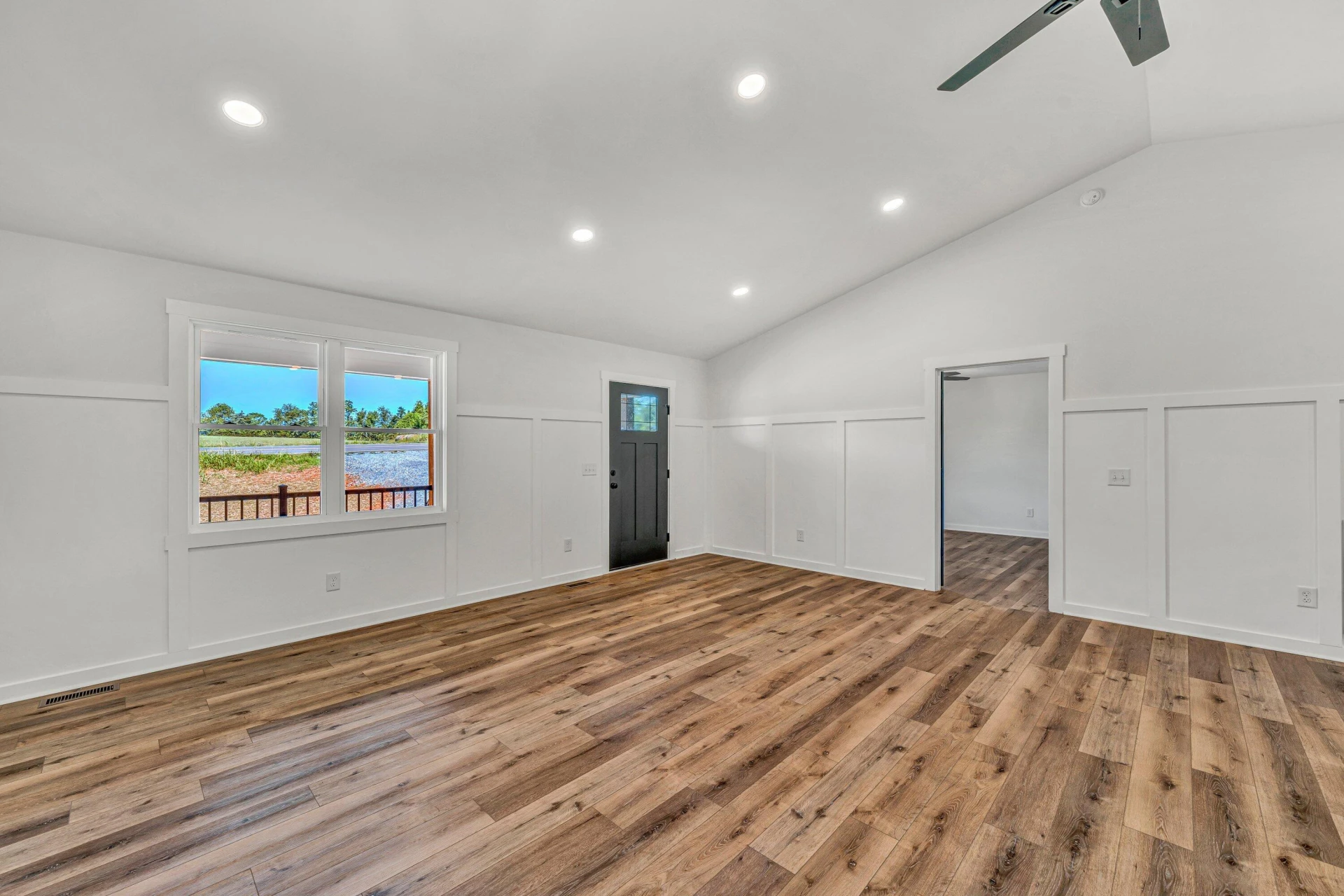 1460 White House  RD - Photo 2