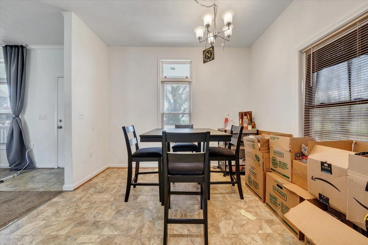 728 Jamison AVE - Photo 10